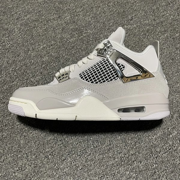 Jordan 4 Frozen Moments