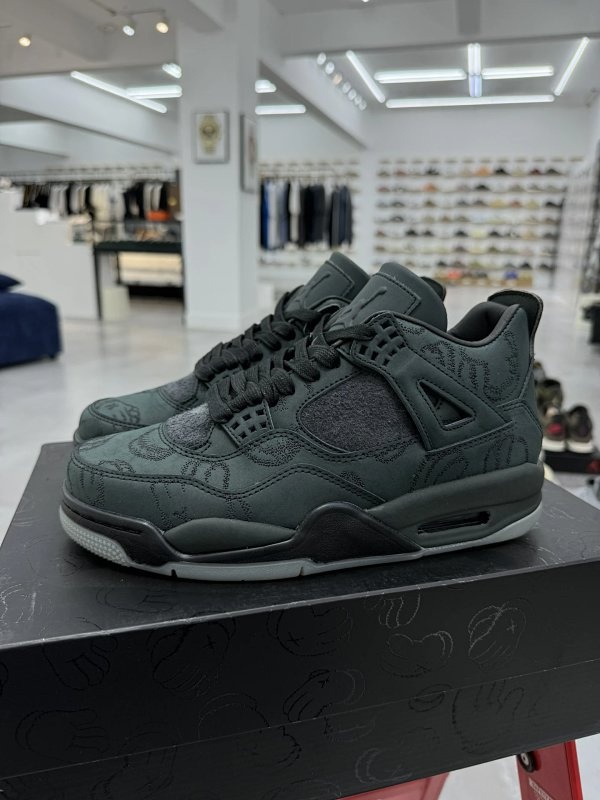 Jordan Jordan 4 Retro KAWS Dark Green Shoes