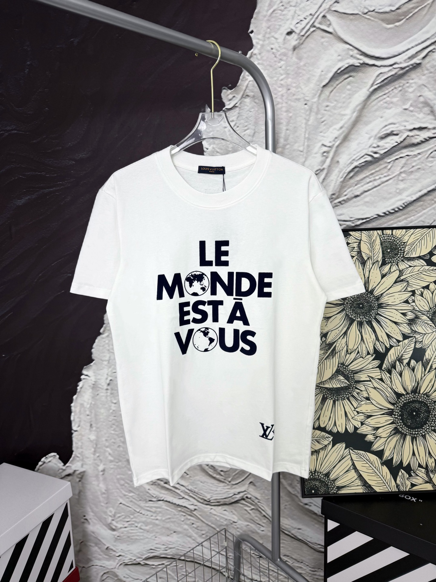 Louis Vuitton Le Monde Est A Vous White