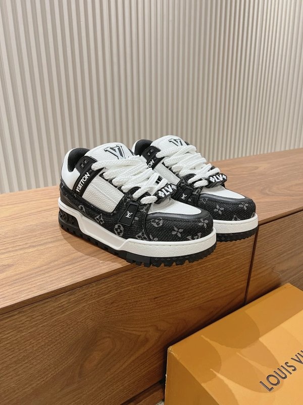 Louis Vuitton Sneakers Black Shoes