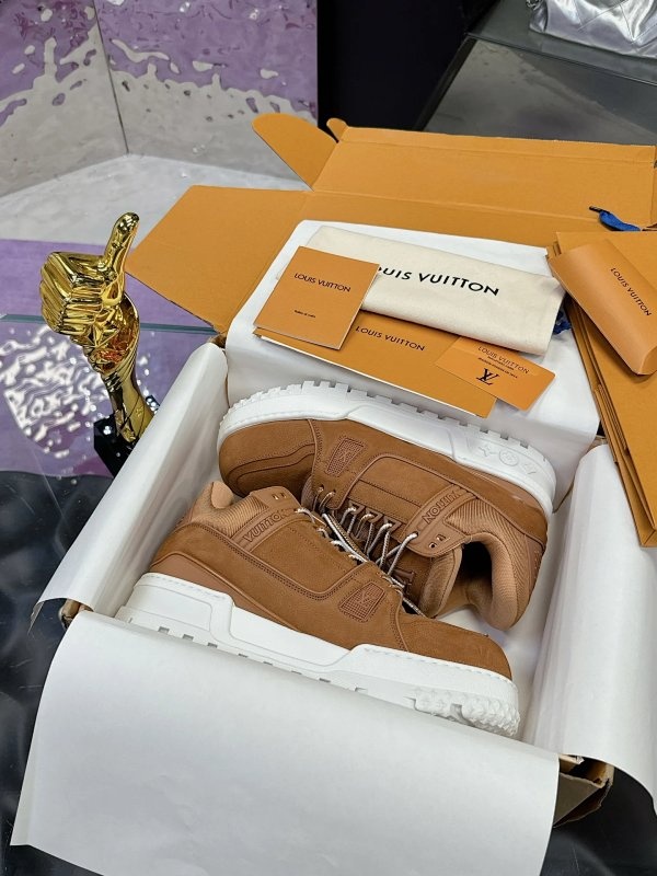 Louis Vuitton Sneakers Brown Shoes