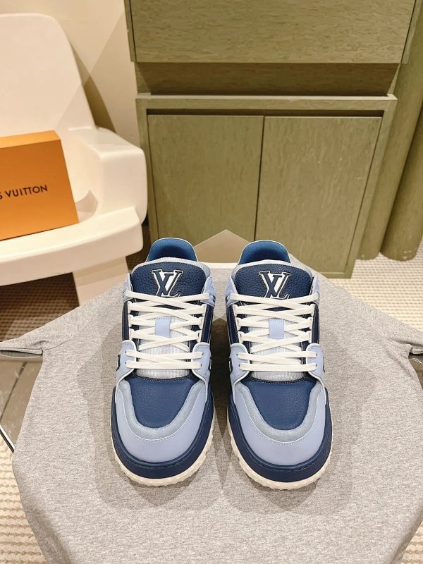 Louis Vuitton Sneakers blue Shoes