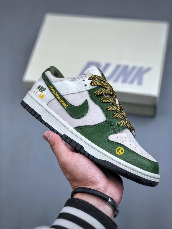 Nike SB Dunk Low Green Shoes