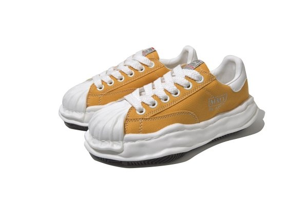 Niu Special Edition Sneakers Yellow Shoes
