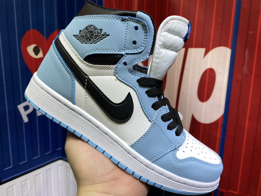 aj1 top