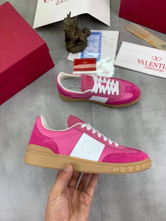 Valentino Garavani Sneakers Pink Shoes