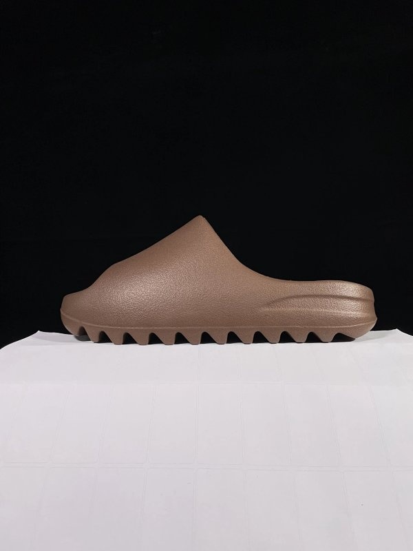 YEEZY Slide Brown Shoes