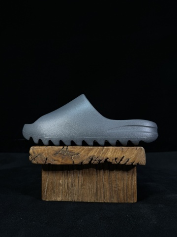 Yeezy Slide Grey Shoes