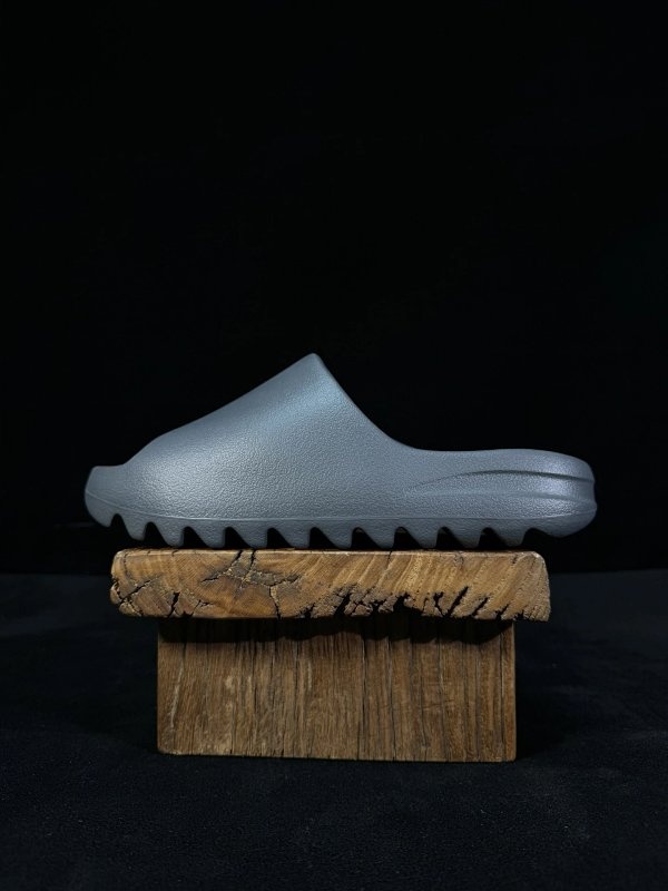 Yeezy Yeezy Slide Grey Shoes
