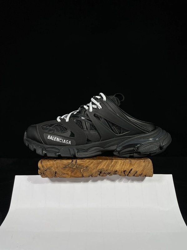 Balenciaga, pops, slippers.