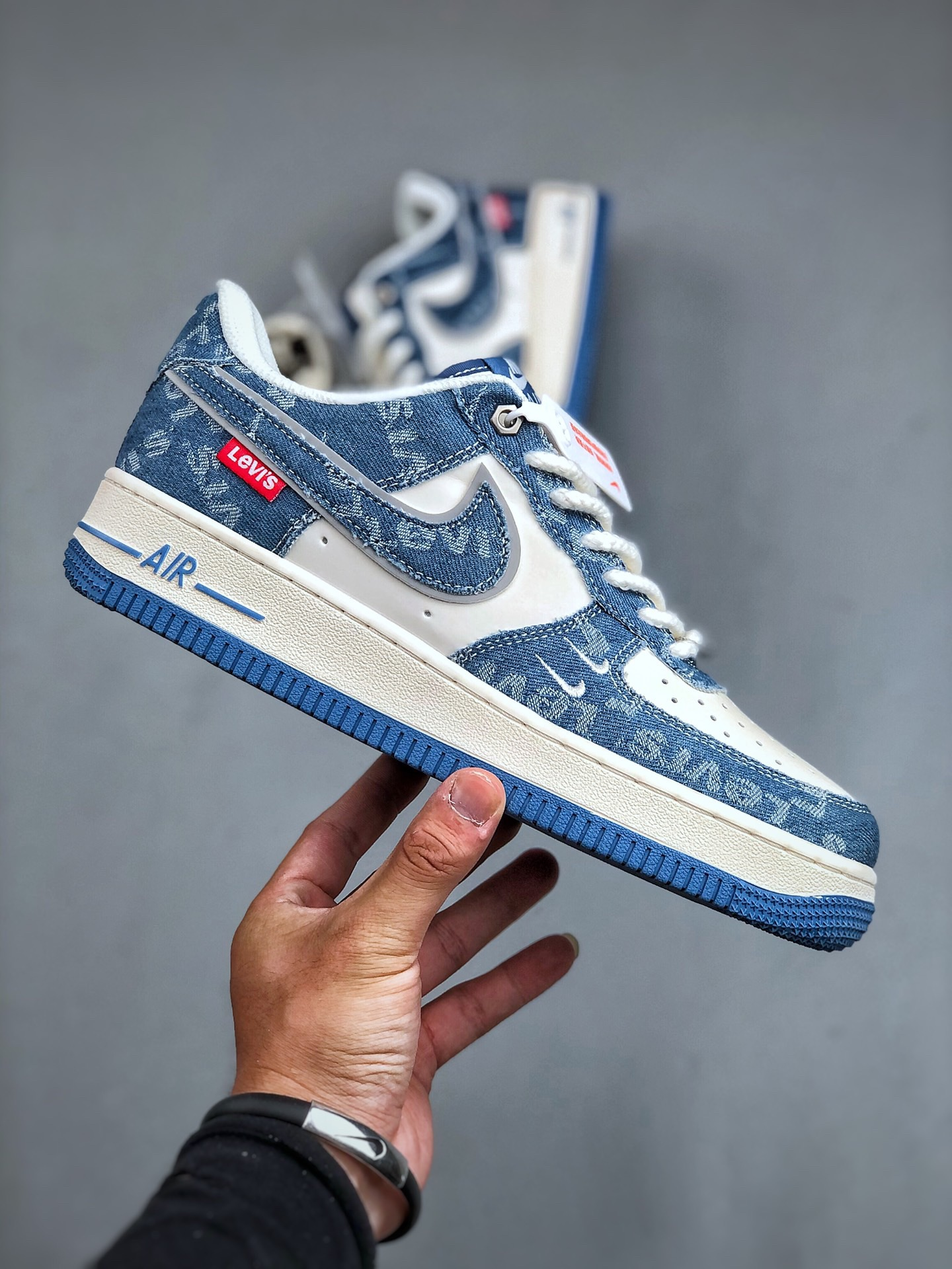 nk air force 107 low Levis co-branded  sky blue denim